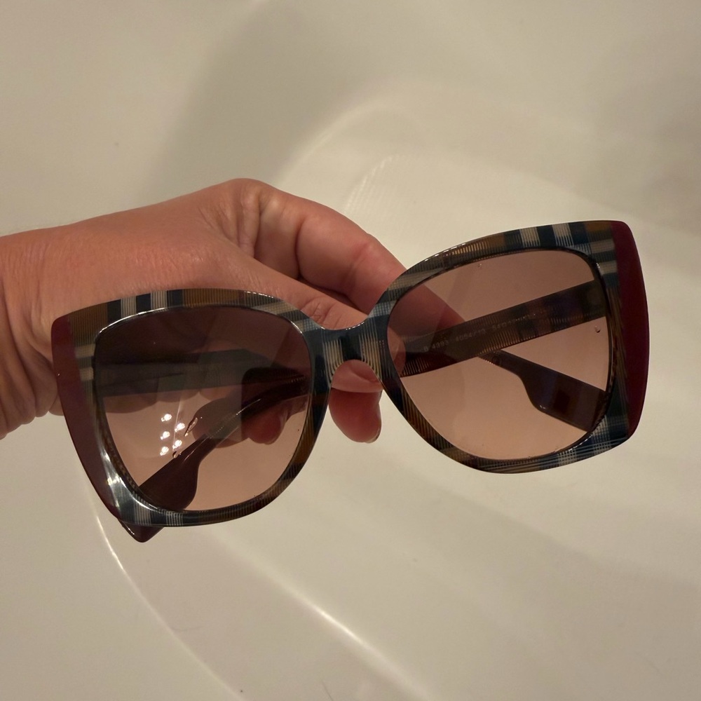 Burberry Women's Sunglasses - Red and Brown Plaid Never worn